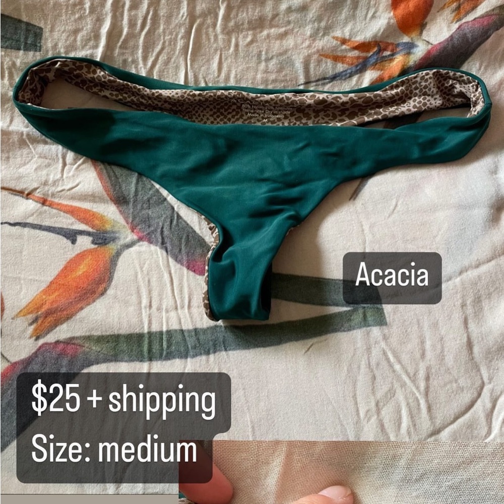 Acacia bottom